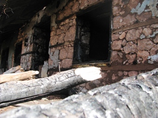 Vatandaş söndüremedi itfaiye yardıma yetişti