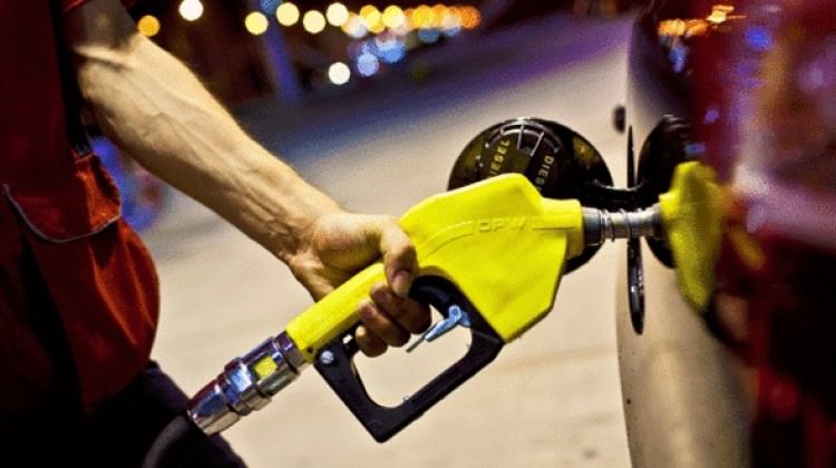 Hem benzine hem de motorine zam