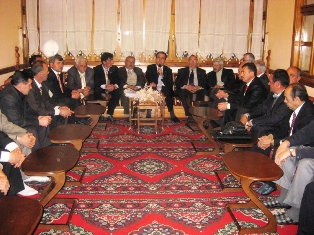Altay, muhtarlarla bir araya geldi
