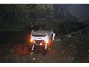 Kocaeli'de otomobil ile tır çarpıştı: 3 yaralı