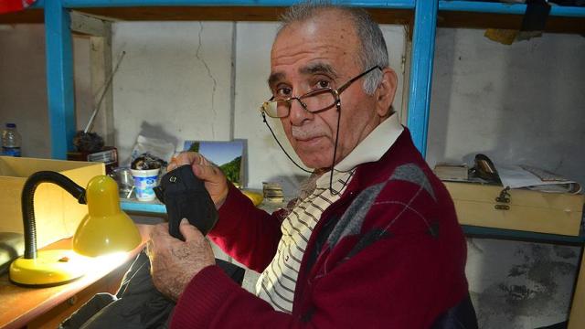 İpek böceği gibi kumaşa yeniden hayat veriyor