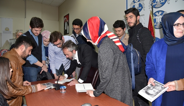 Cevat Olçok niversite Öğrencilerine Siyasal İletişimi Anlattı