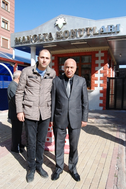 Sedat Altınay, oğlu Suat’ı Dualarla asker’e gönderdi.