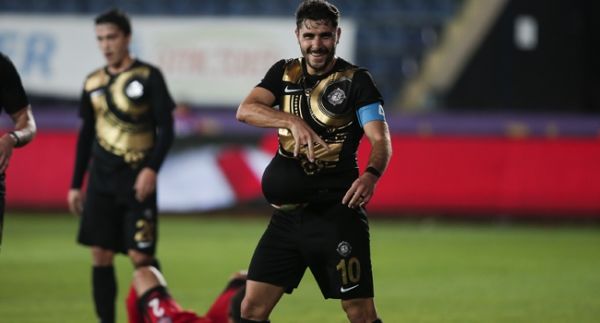 Süper Lig'in yıldızı 6 ay futboldan men edildi!