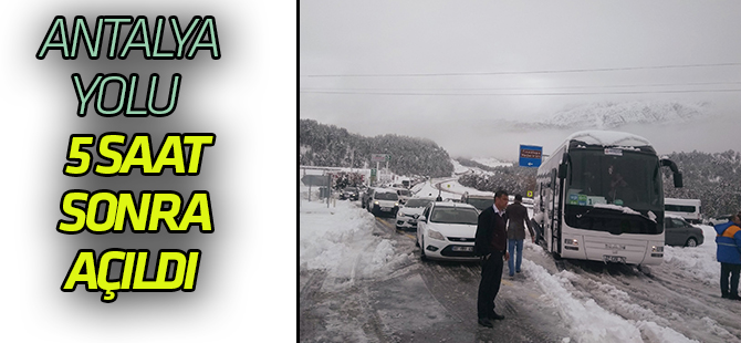 Seydişehir-Antalya karayolu kardan 5 saat kapandı