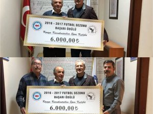 Başarı ödüllendirildi