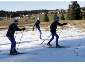 Kar üstünde geleceğe koşuyorlar