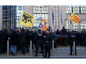 Katalan belediye başkanları Brüksel'de