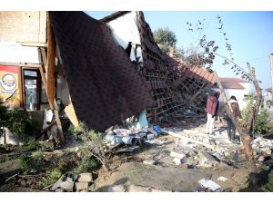 Düzce'de tankerin kahvehaneye girmesi