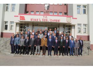 Vali Gül projeleri anlattı