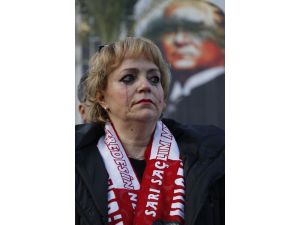 Büyük Önder Atatürk'ü anıyoruz