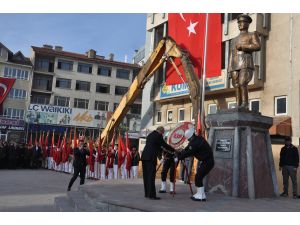 Büyük Önder Atatürk'ü anıyoruz