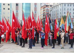 Büyük Önder Atatürk'ü anıyoruz