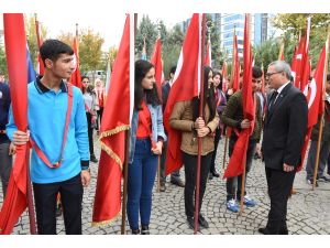 Büyük Önder Atatürk'ü anıyoruz