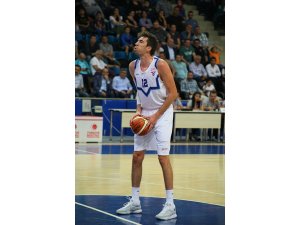 İzzet Türkyılmaz krallık koltuğunu bırakmıyor