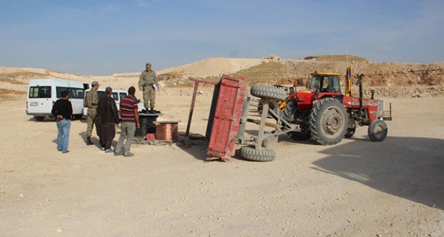 Şanlıurfa’da işçileri taşıyan traktör devrildi: 8 yaralı