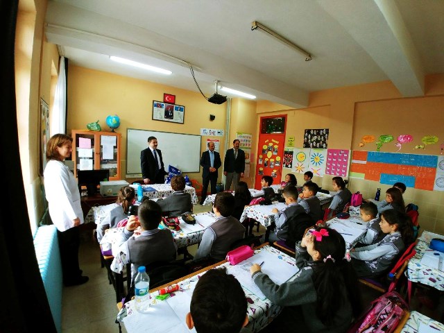 Hüyük’te öğrencilere giyim yardımı