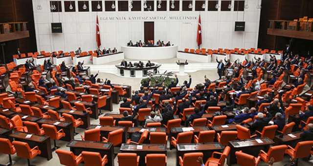 Son Dakika! AK Parti'nin Meclis Başkan Adayı Yeniden İsmail Kahraman