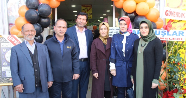 Seymar AVM dualarla açıldı