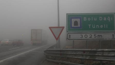 Bolu'da yoğun sis etkili oluyor