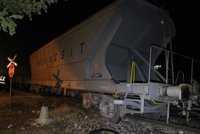 Yük Treni Vagonu Raydan Çıktı