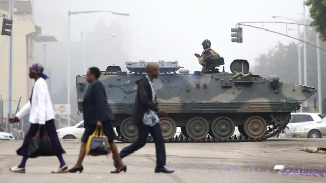 Mugabe askeri müdahalenin ardından ilk kez halkın karşısına çıktı