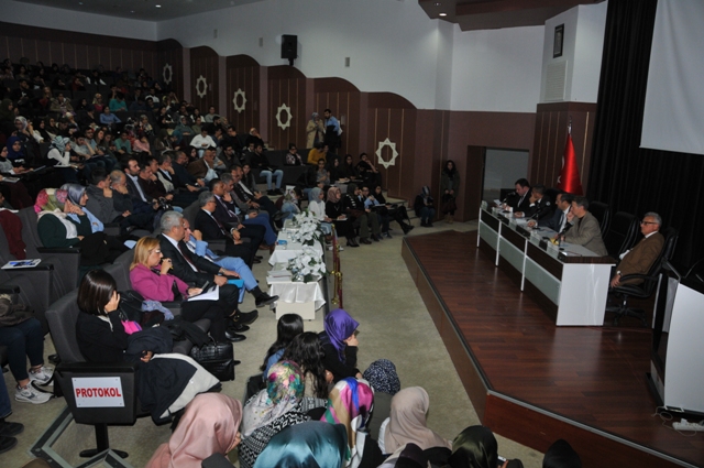 Selçuk’ta “Tarihin Tanıklığında Ermeni Meselesi” paneli yapıldı