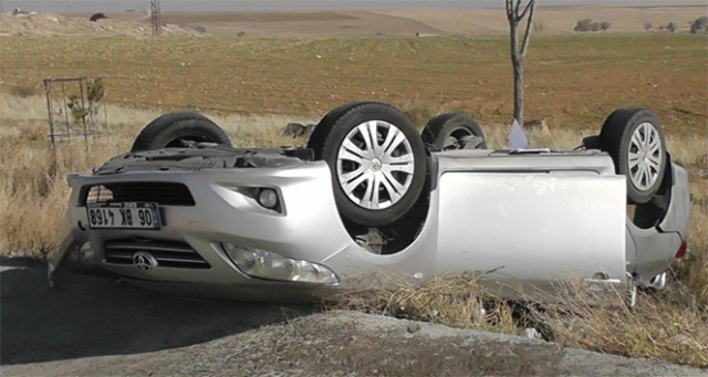 Konya'da otomobil şarampole yuvarlandı: 4 yaralı