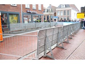 Hollanda'da ırkçılık karşıtı protesto yasaklandı