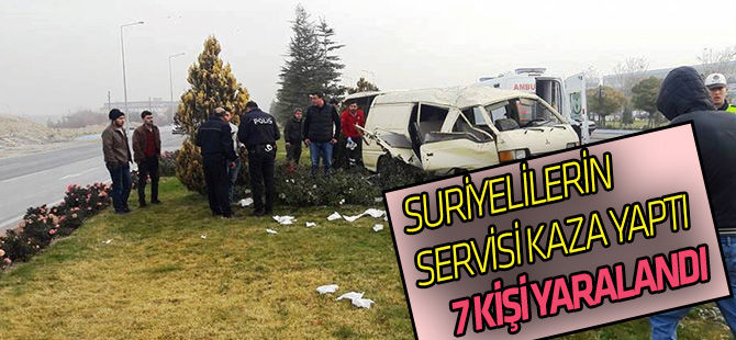 Suriyeli inşaat işçilerini taşıyan minibüs devrildi: 7 yaralı