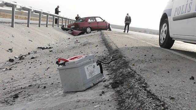 Kontrolden çıkan otomobil bariyerlere çarptı: 1 yaralı