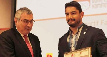 Taha Akgül’e büyük onur