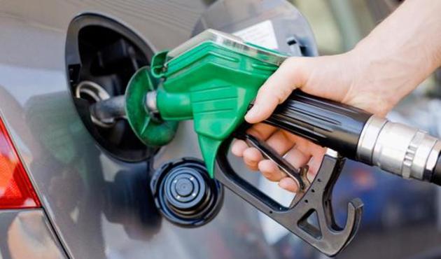 Araç sahipleri müjde! Benzine indirim geliyor...