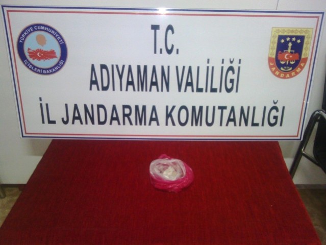 Jandarma ekipleri uyuşturucuyla mücadeleye devam ediyor