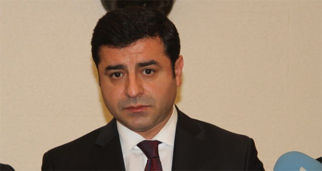 Demirtaş: Cemaat hükümeti zor durumda bırakmak istedi