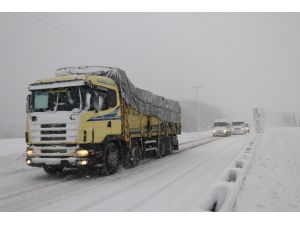 Bolu Dağı'nda yoğun kar yağışı