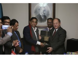 Akdağ, Bangladeş heyetiyle görüştü