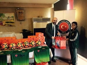 TİKA'dan Pakistan'a spor malzemesi desteği