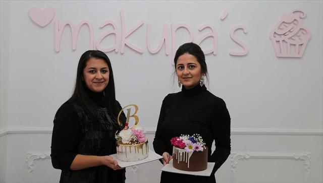 Mühendis kız kardeşler mesleklerini bırakıp pastacı oldu