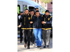 GÜNCELLEME 2 - Ablasını ve yeğenlerini silahla rehin aldı