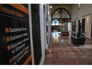 Turistlere rehber olan müze "Bayazhan"