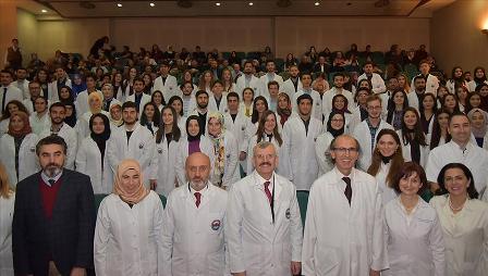 Mekteb-i Tıbbiye-i Şahane'de 84 yıl sonra önlük giydiler