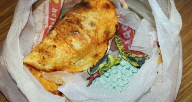 Lahmacun arasında uyuşturucu ele geçirildi