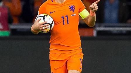 Hollanda futbolu her kulvarda düşüşte