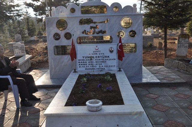 Akşehir'de şehit Yunus Ertürk için Bayrak Anıtı yaptırıldı