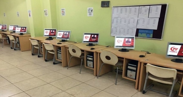 Fedakar öğretmenlerden örnek davranış