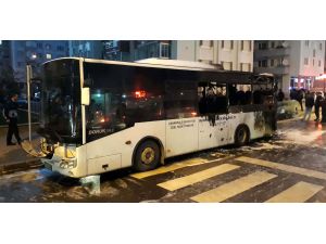 Çanakkale'de seyir halindeki özel halk otobüsü yandı