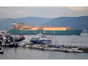 LNG tankeri Çanakkale Boğazı'ndan geçti