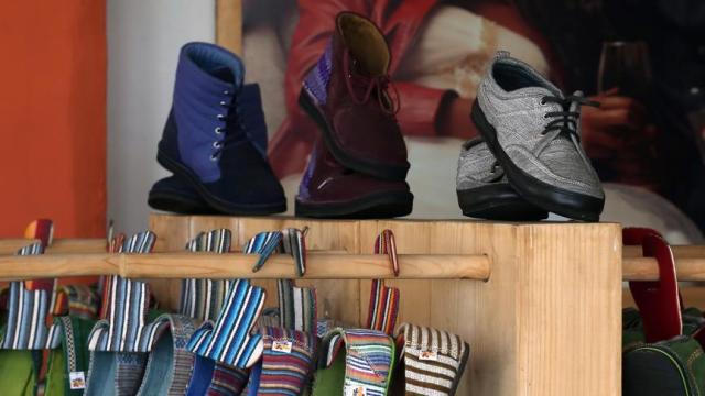 El yapımı ayakkabıları 50 ülkeye ihraç ediyor