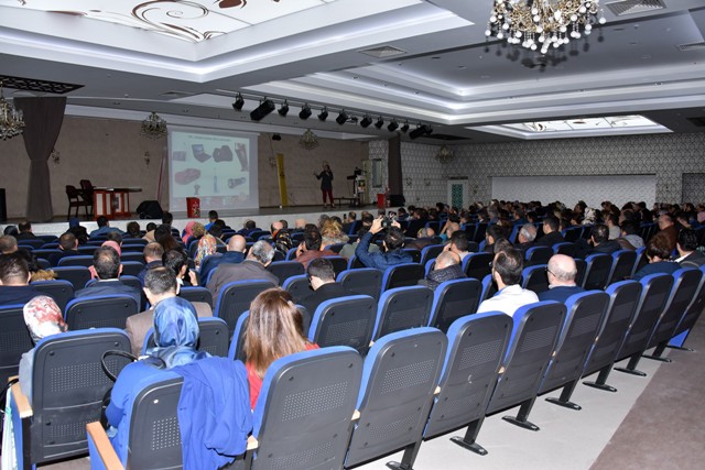Konya'nın 31 ilçesinde eğitimcilere atık pil eğitimi verildi